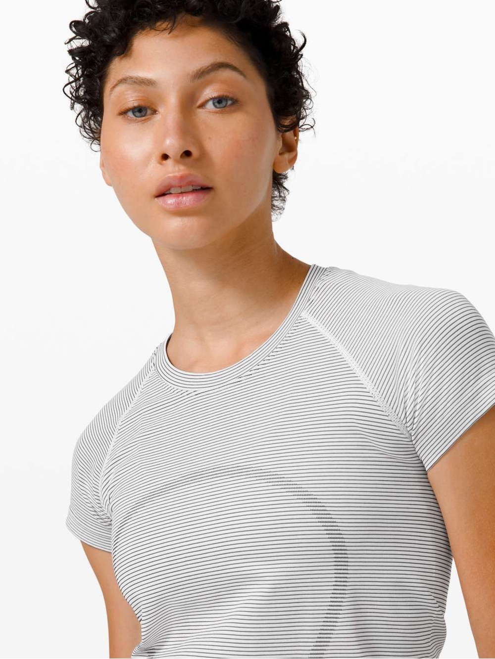 Lululemon Swiftly Tech Short Sleeve 2.0 - Picture 2 of 9
